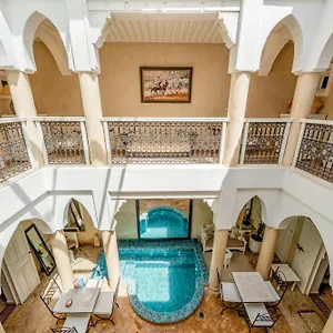 Awinati Location Privatisee ,piscine Chauffee , Beau Rooftop Marrakesh